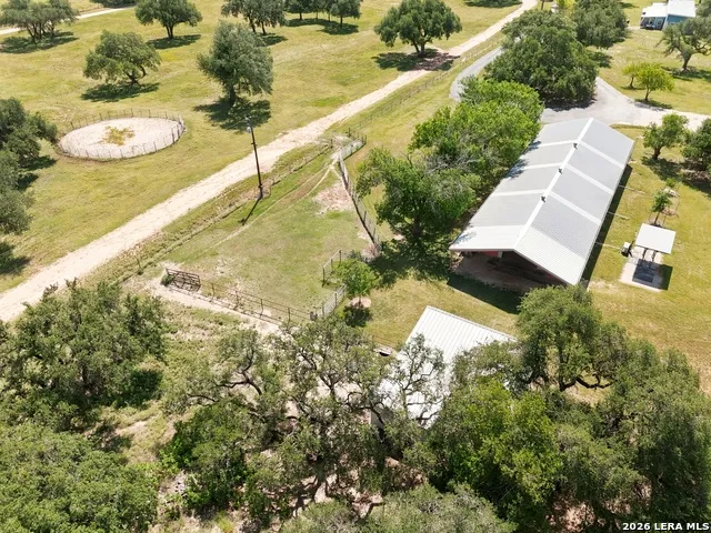1282 Kendalia Rd Blanco, TX 78606