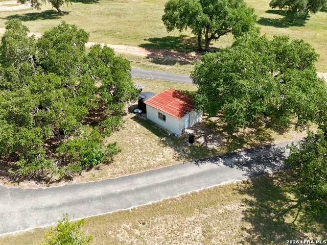1282 Kendalia Rd Blanco, TX 78606