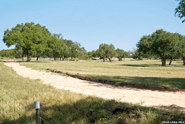 1282 Kendalia Rd Blanco, TX 78606