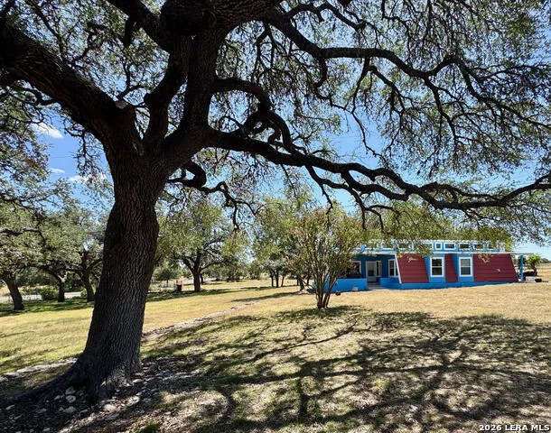 1282 Kendalia Rd Blanco, TX 78606