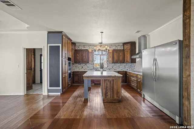 809 County Road 213 McCoy, TX 78113