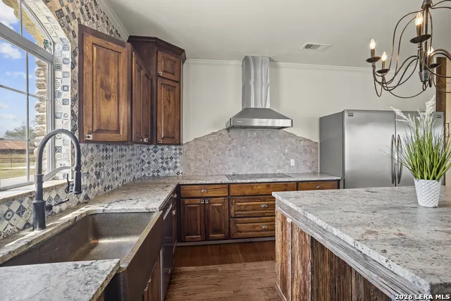809 County Road 213 McCoy, TX 78113