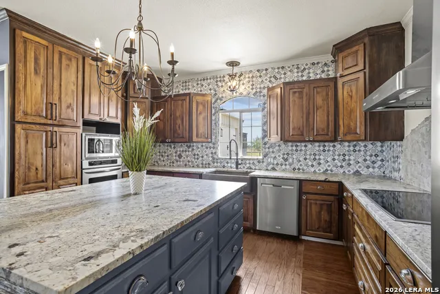 809 County Road 213 McCoy, TX 78113