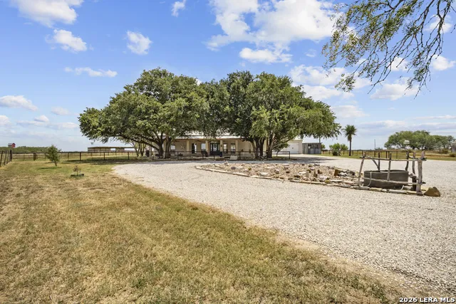 809 County Road 213 McCoy, TX 78113