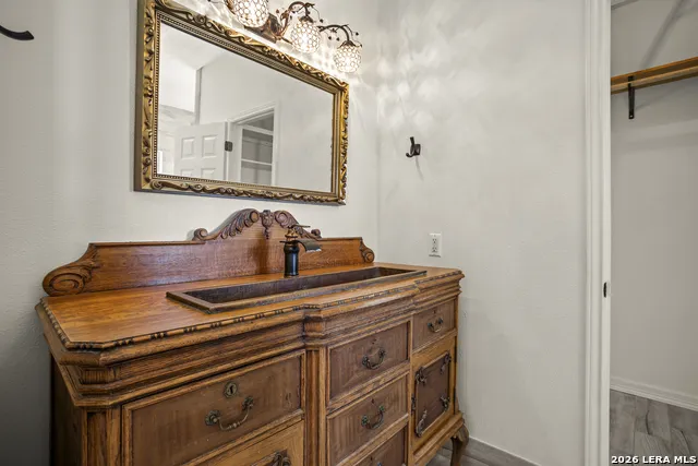 809 County Road 213 McCoy, TX 78113