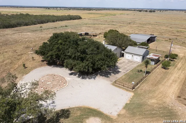 809 County Road 213 McCoy, TX 78113