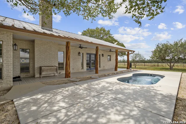 809 County Road 213 McCoy, TX 78113