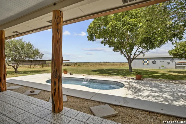 809 County Road 213 McCoy, TX 78113