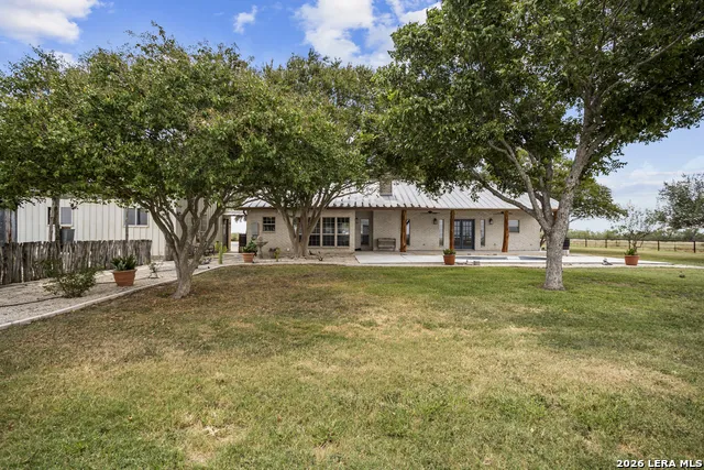 809 County Road 213 McCoy, TX 78113