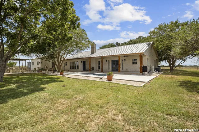 809 County Road 213 McCoy, TX 78113