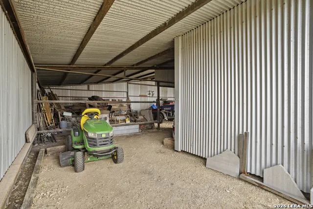 809 County Road 213 McCoy, TX 78113