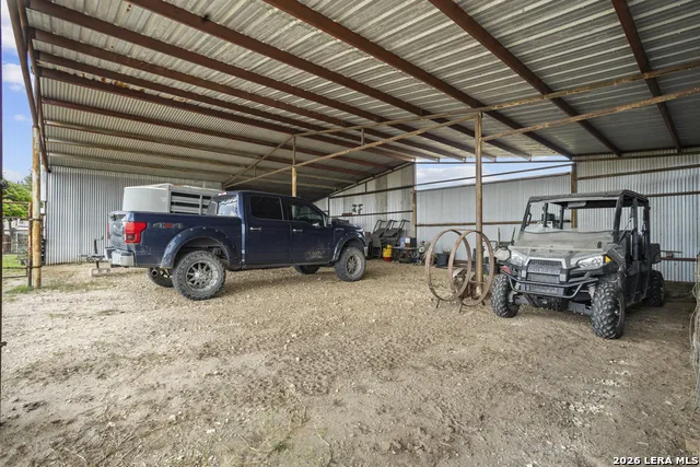 809 County Road 213 McCoy, TX 78113