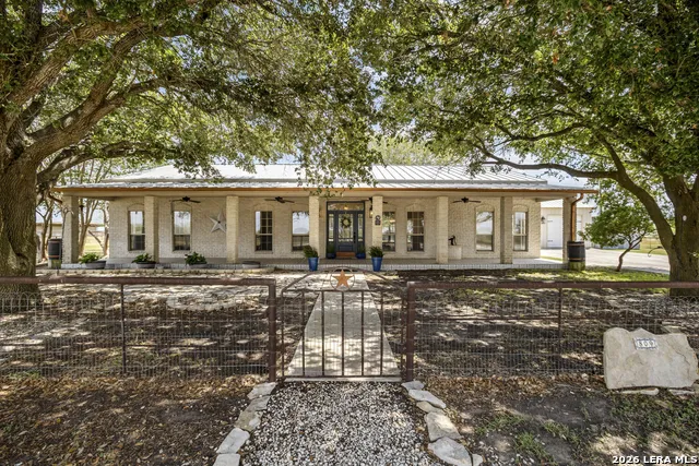 809 County Road 213 McCoy, TX 78113