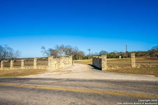 327 Waring Welfare Road Boerne, TX 78006
