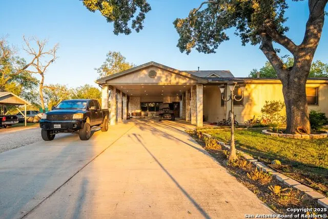 4514 Billy Sames Dr Adkins, TX 78101