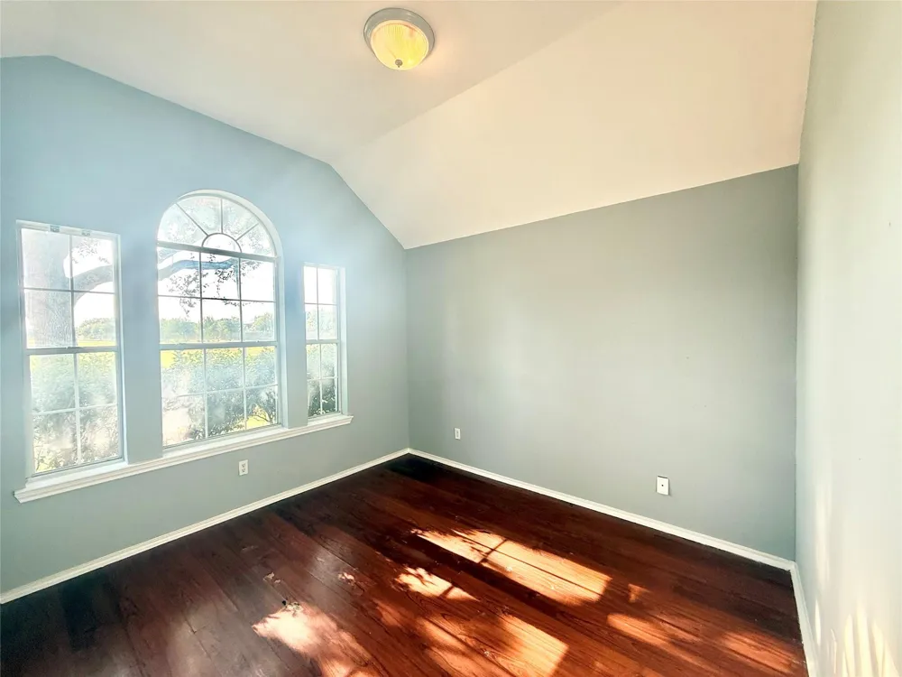 4007 E Teal Estates Circle Fresno, TX 77545
