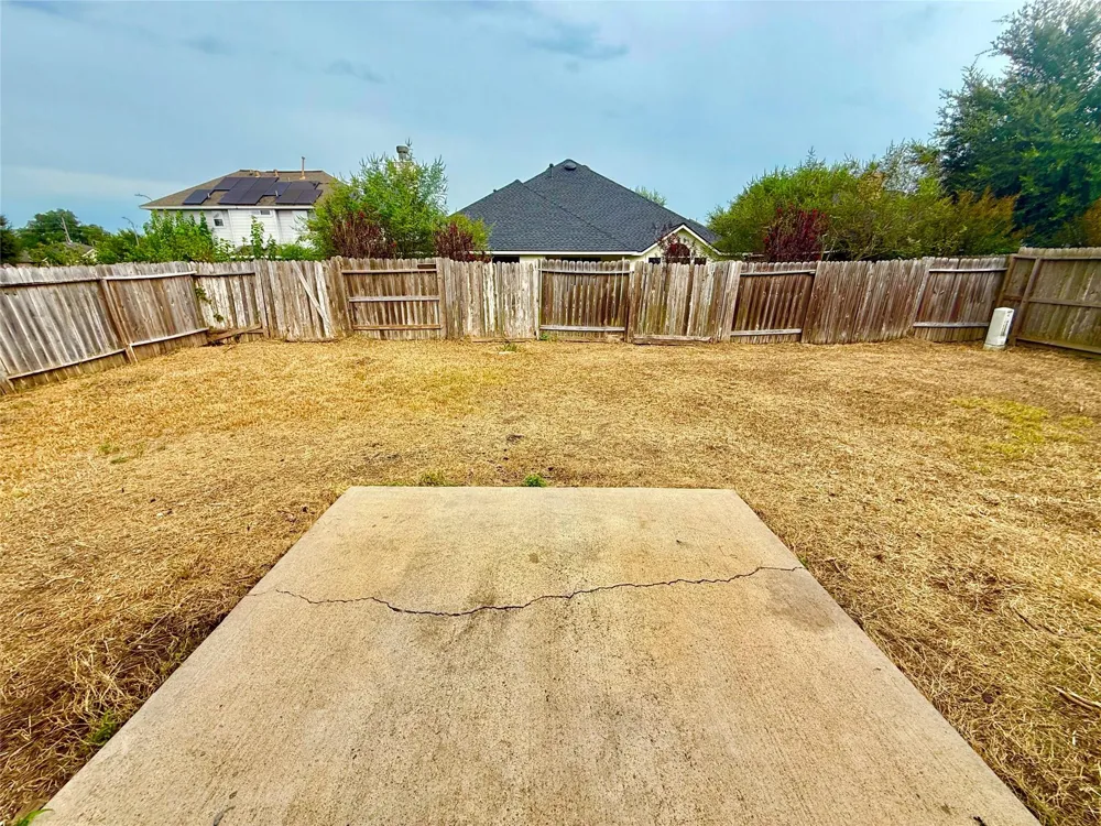 4007 E Teal Estates Circle Fresno, TX 77545