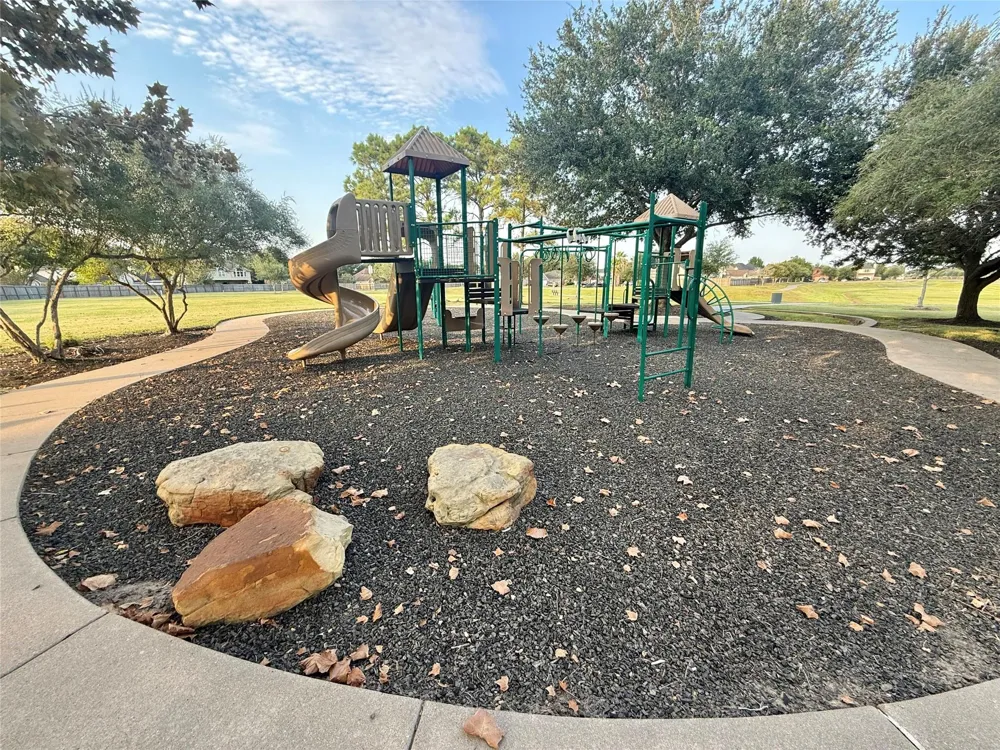 4007 E Teal Estates Circle Fresno, TX 77545