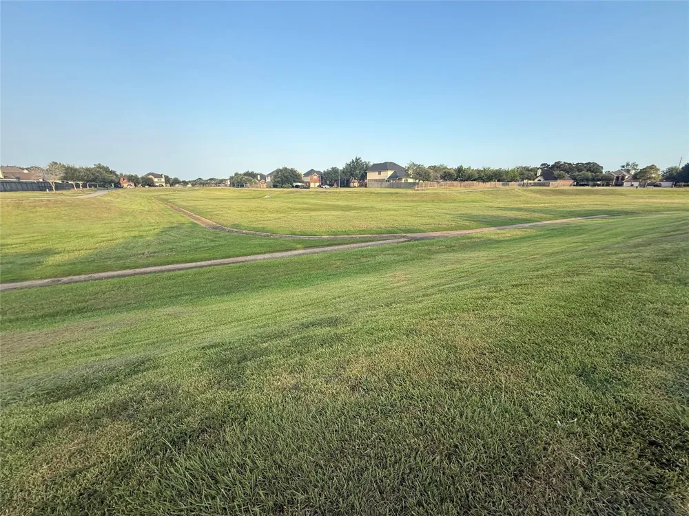 4007 E Teal Estates Circle Fresno, TX 77545