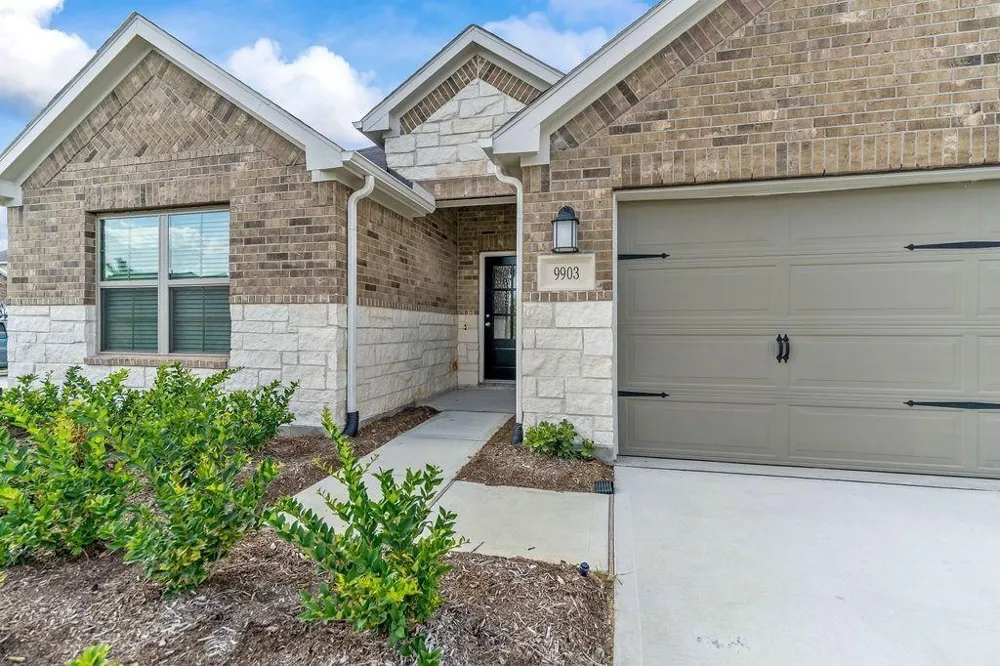 9903 Silverling Court Conroe, TX 77385