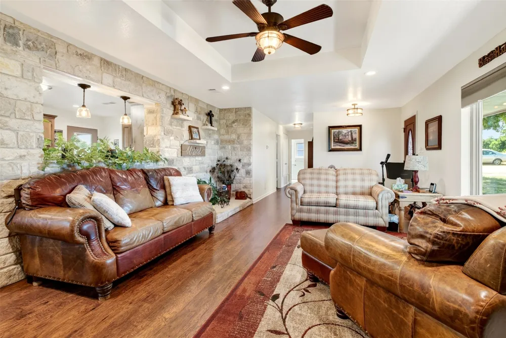 11121 E HWY 84 Gatesville, TX 76528