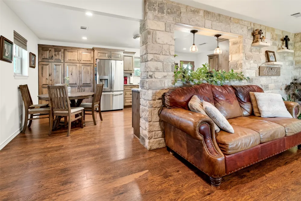 11121 E HWY 84 Gatesville, TX 76528