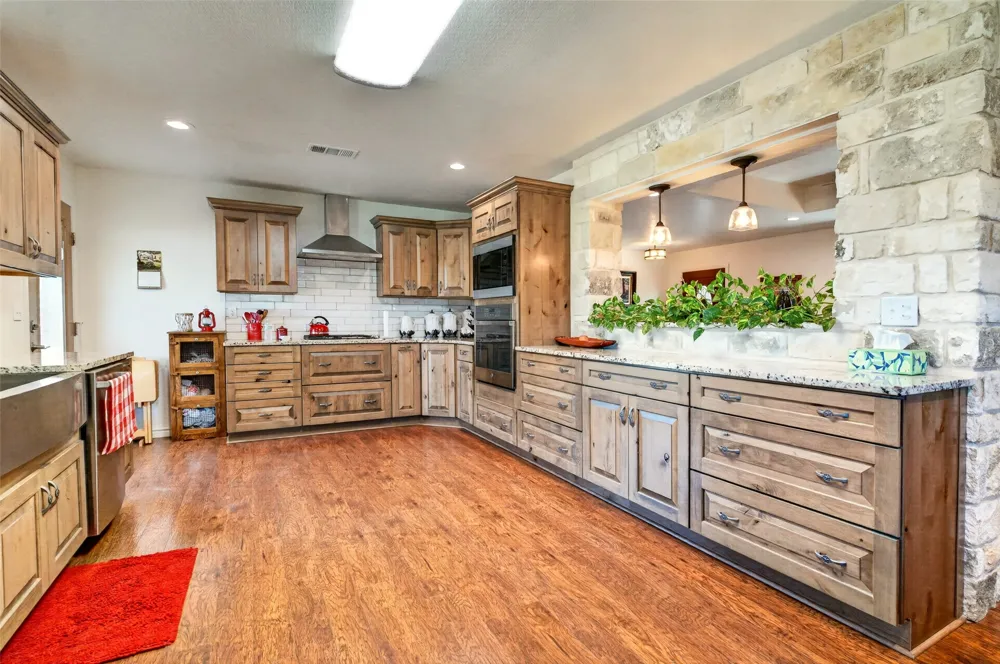 11121 E HWY 84 Gatesville, TX 76528