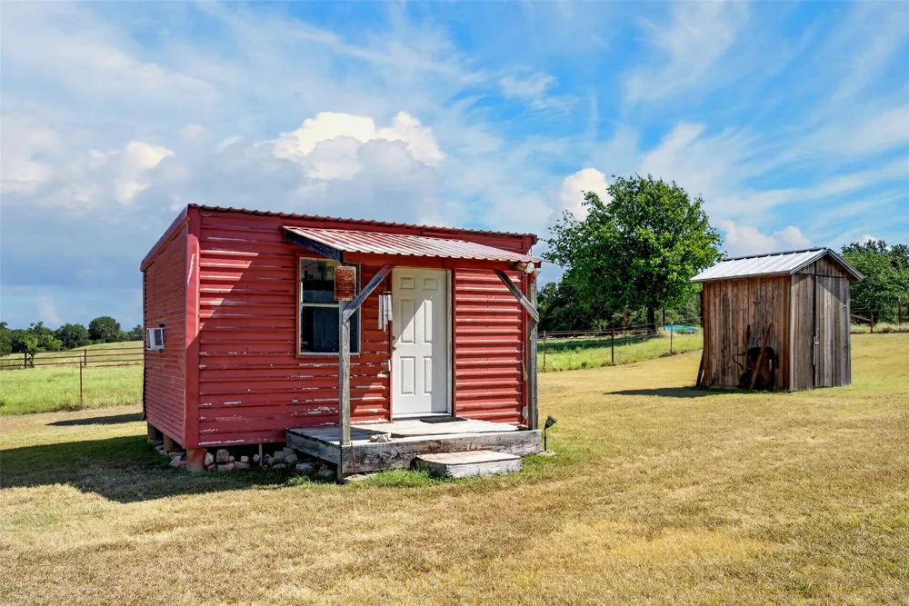 11121 E HWY 84 Gatesville, TX 76528