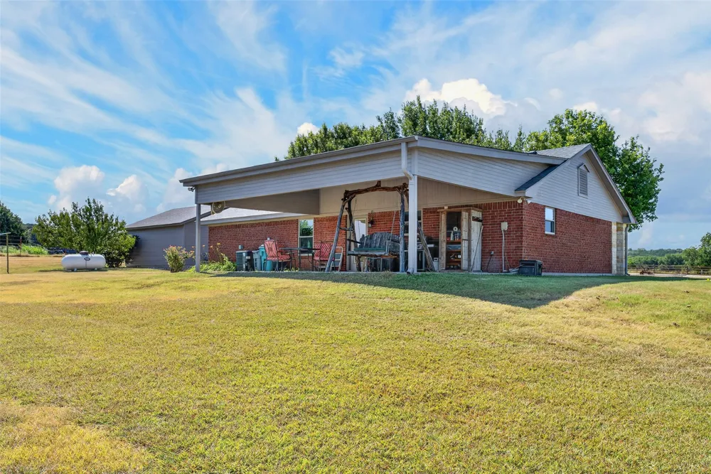 11121 E HWY 84 Gatesville, TX 76528