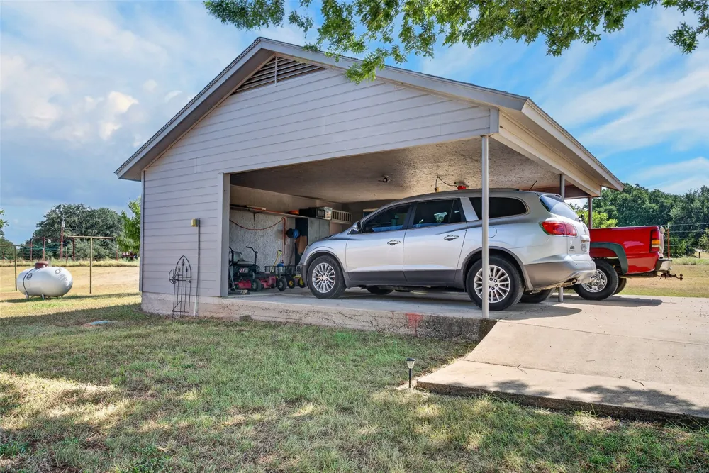 11121 E HWY 84 Gatesville, TX 76528