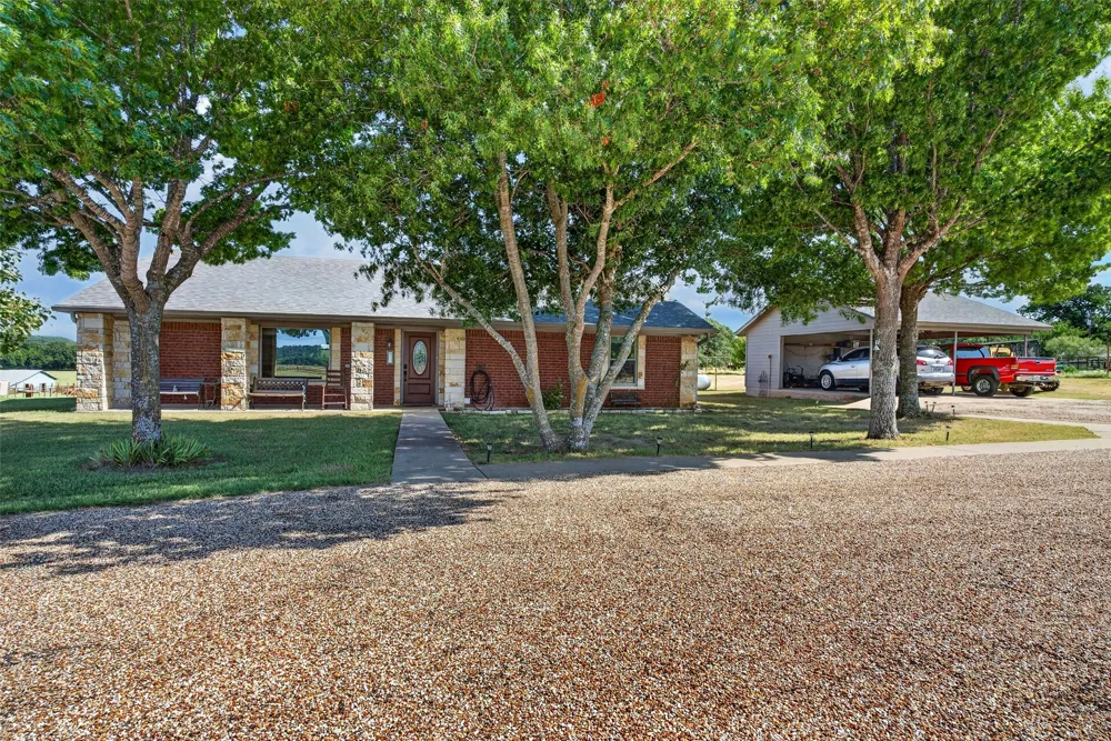 11121 E HWY 84 Gatesville, TX 76528