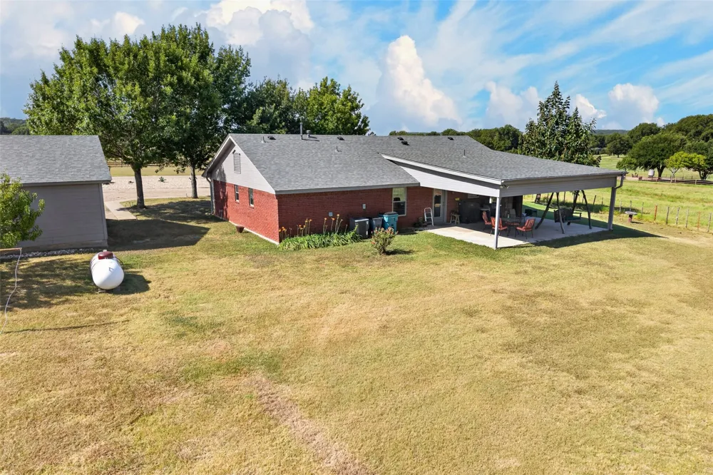 11121 E HWY 84 Gatesville, TX 76528