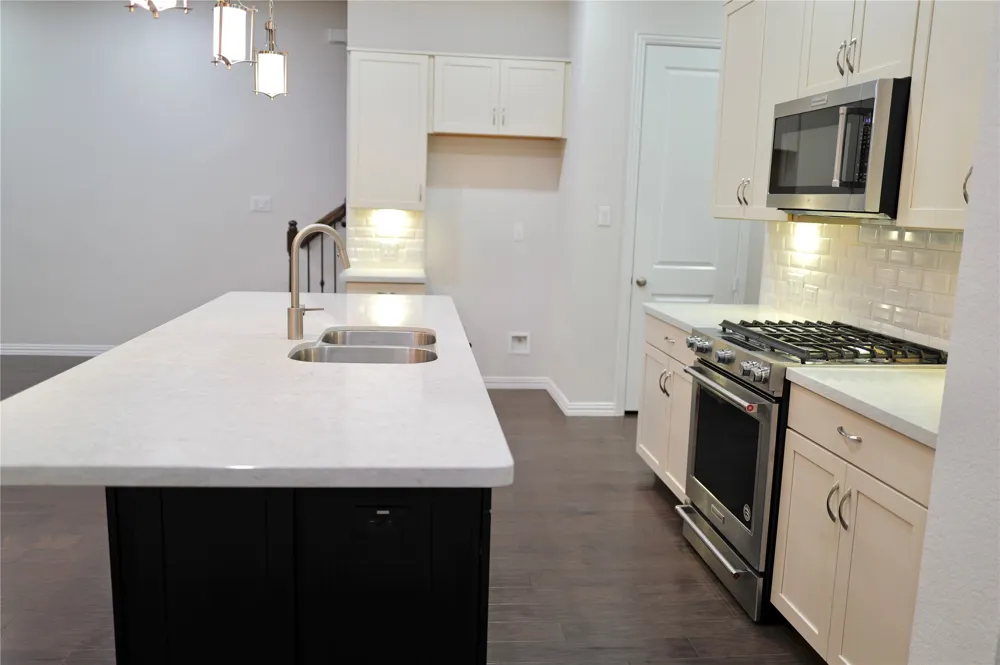 17728 Coralberry Drive Dallas, TX 75252