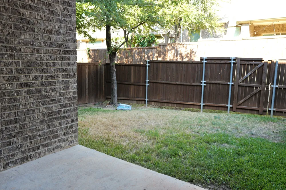 17728 Coralberry Drive Dallas, TX 75252