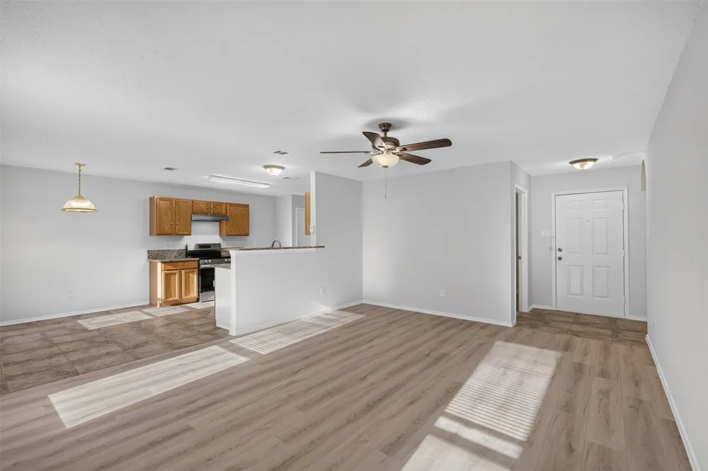 3312 Knoll Trail Balch Springs, TX 75180