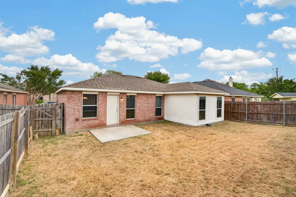 3312 Knoll Trail Balch Springs, TX 75180