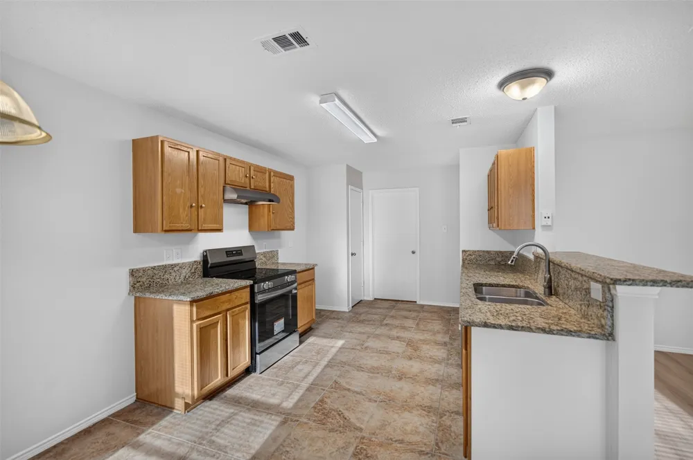 3312 Knoll Trail Balch Springs, TX 75180