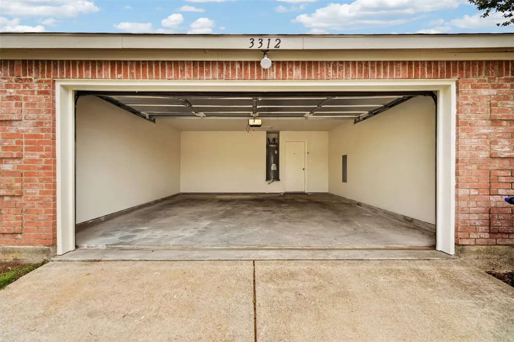 3312 Knoll Trail Balch Springs, TX 75180