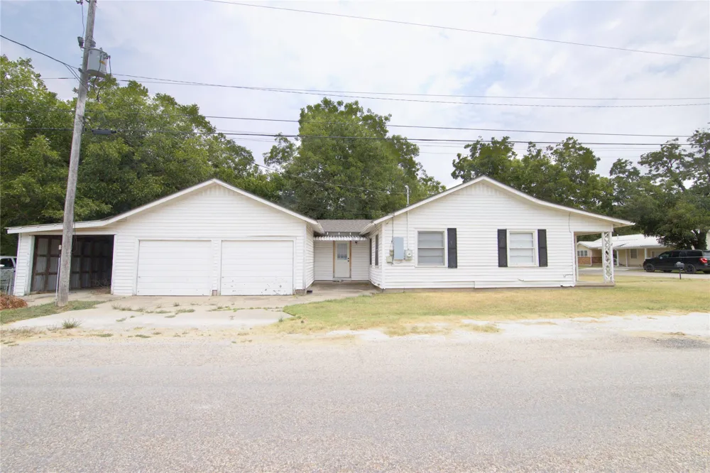 101 Easy Street Valley Mills, TX 76689