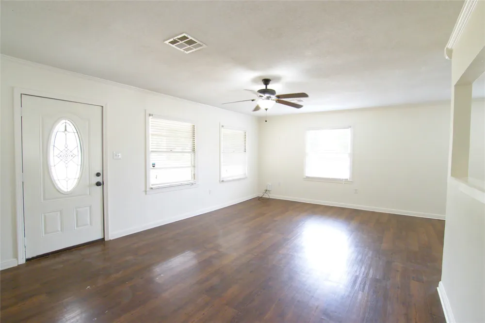 101 Easy Street Valley Mills, TX 76689