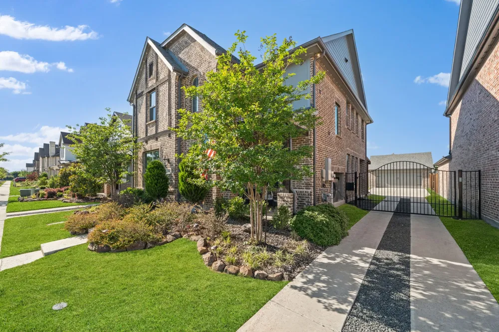 1908 Temple Hill Van Alstyne, TX 75495