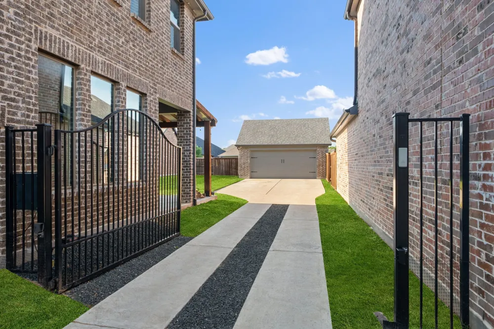 1908 Temple Hill Van Alstyne, TX 75495