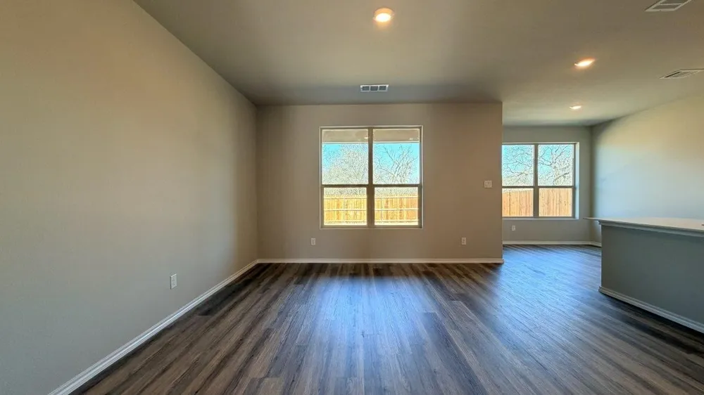 908 PARKVISTA DRIVE Cleburne, TX 76031