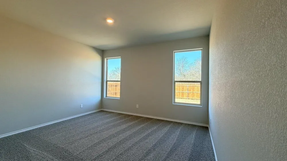 908 PARKVISTA DRIVE Cleburne, TX 76031