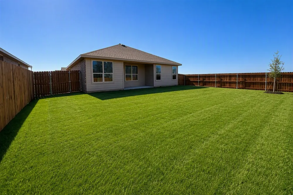 908 PARKVISTA DRIVE Cleburne, TX 76031