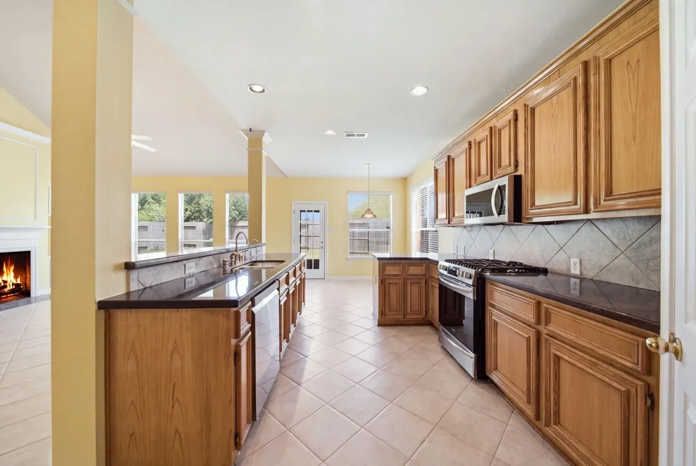 6030 Gablestone Lane Katy, TX 77450