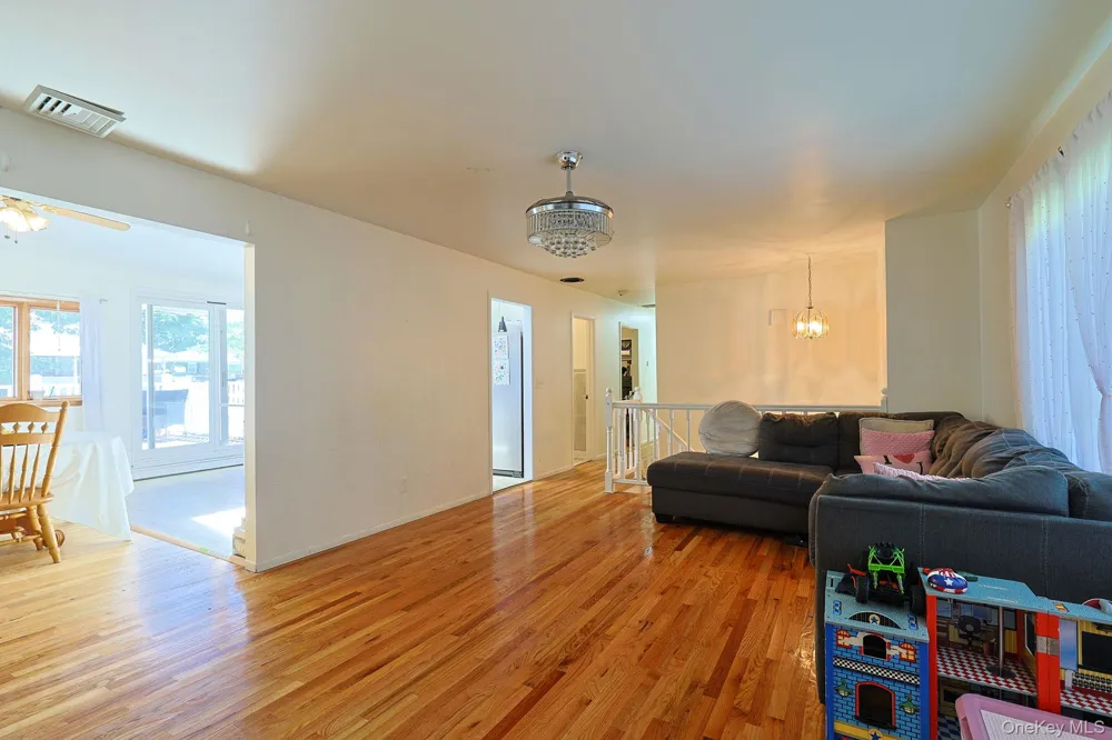 8 Pine Street Middletown, NY 10940