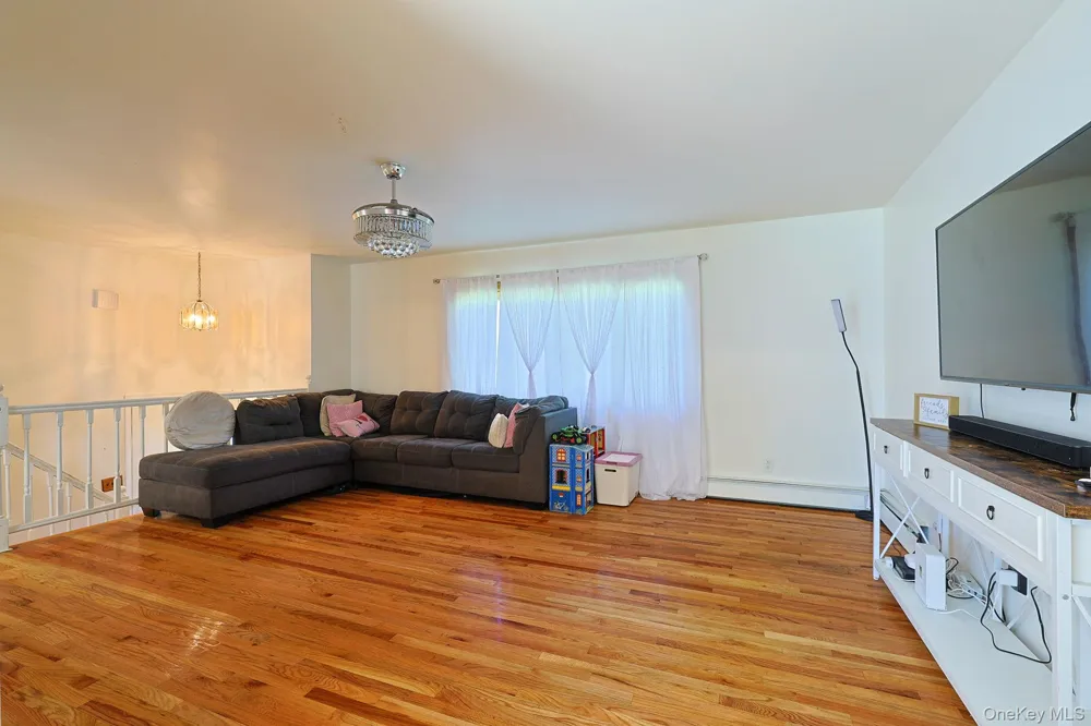 8 Pine Street Middletown, NY 10940
