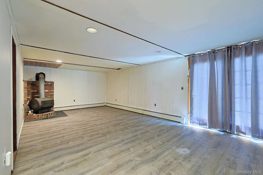 8 Pine Street Middletown, NY 10940