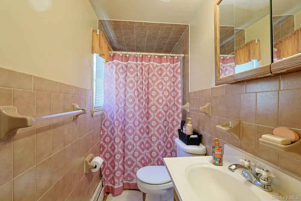 8 Pine Street Middletown, NY 10940
